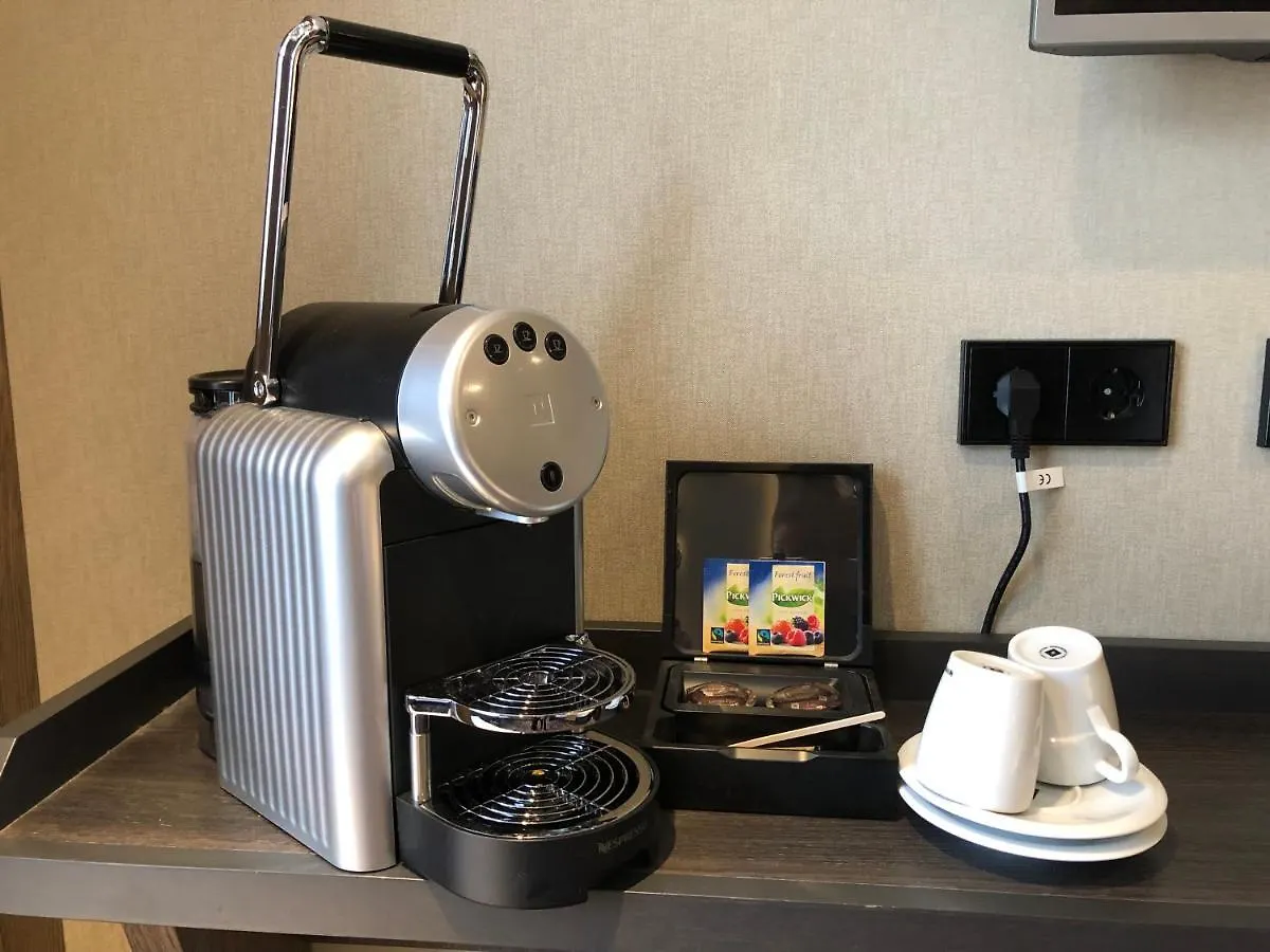 Xo Hotels Infinity Amsterdam 3*,